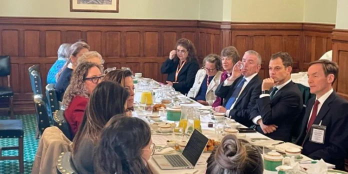 HCMP9h2WkAACrf3-750x375