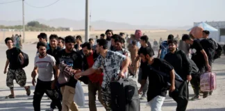 رویترز: بازگشت مهاجران از ایران فشار اقتصادی بر افغانستان را افزایش داده است