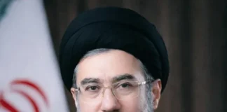 مجتبی خامنهيي: له خپلو دښمنانو به هرومرو د اوښتو زیانونو تاوان ترلاسه کوي