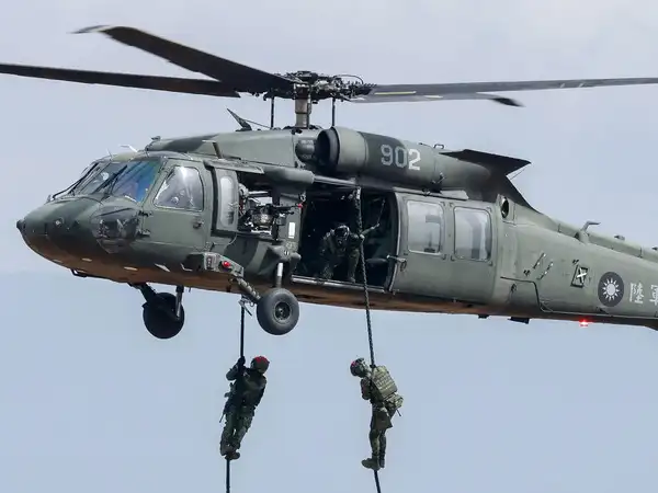 iran-shot-down-us-special-forces-american-uh-60-black-hawk-helicopter-during-search-and-rescue-mission-near-iran-border-