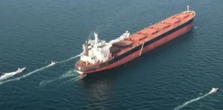 Trump: Safe Passage of Oil Tankers Through the Strait of Hormuz Has Begun