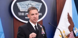 Axios: CENTCOM Chief commander in Middle East advised halting Hormuz bombing
